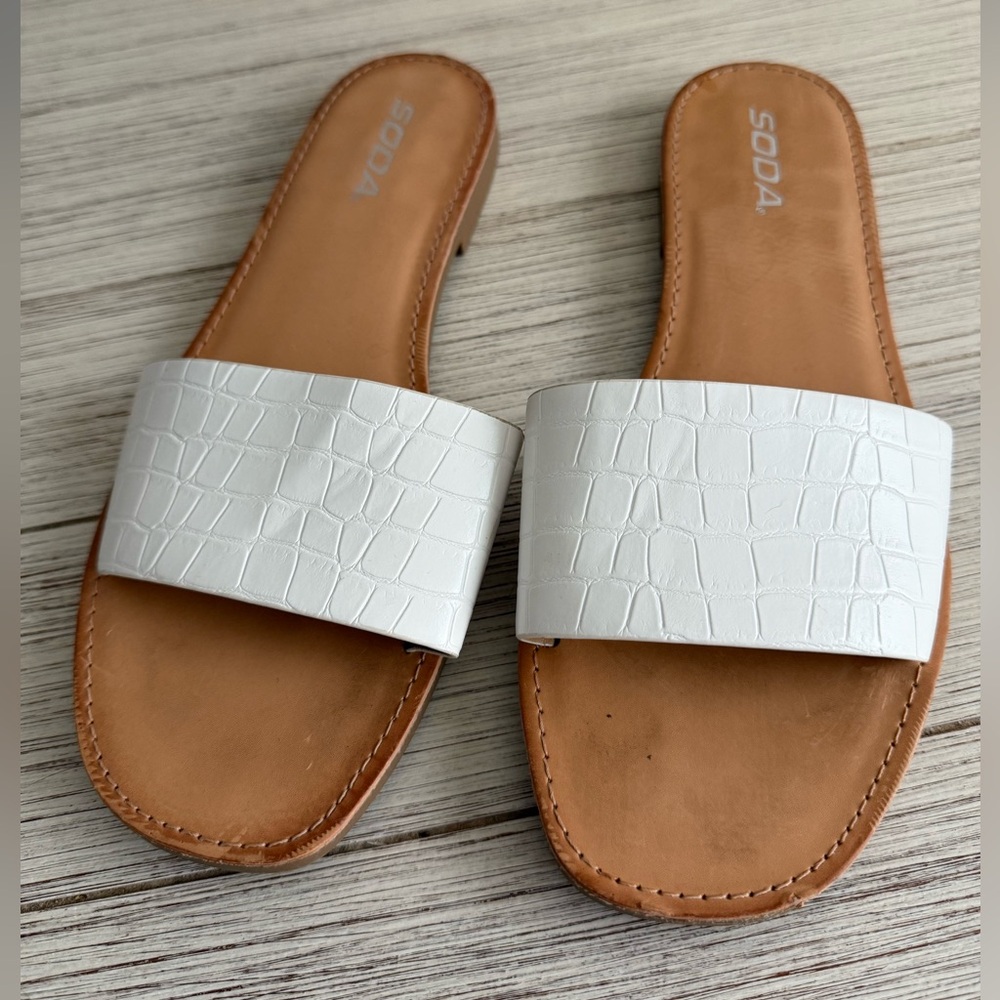 Soda Women's White Croc-Embossed Sandals